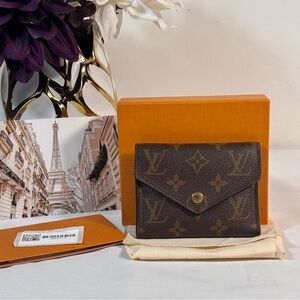 Beautiful Louis Vuitton Victorine Wallet Monogram